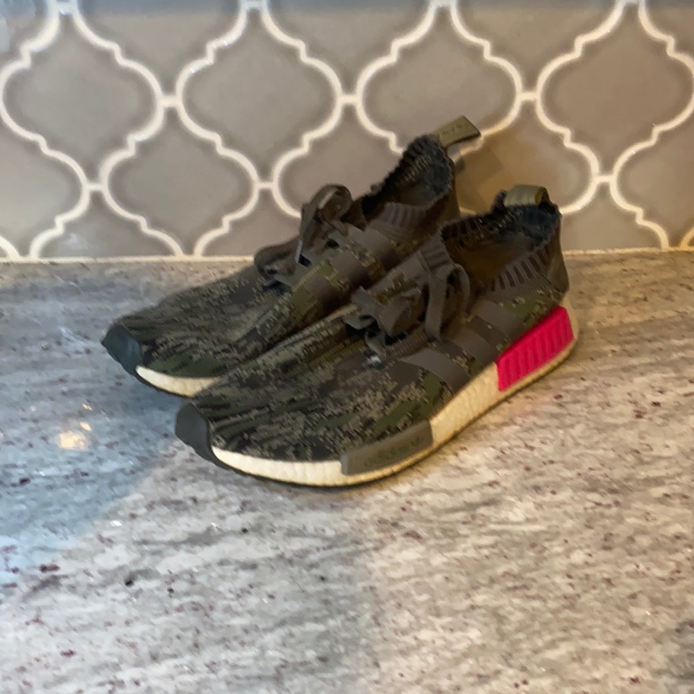 Adidas camo pink NMD